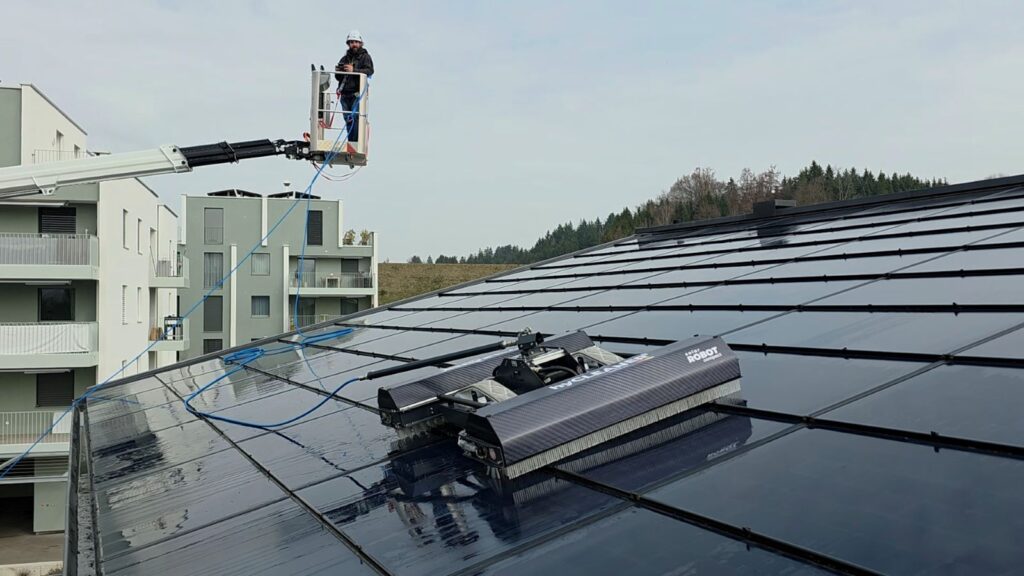 Roboter-PV-Clean-Gossau
